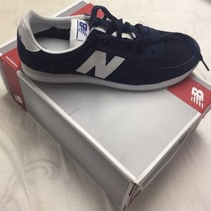 New Balance 220 Sneakers Sz 12 NEW